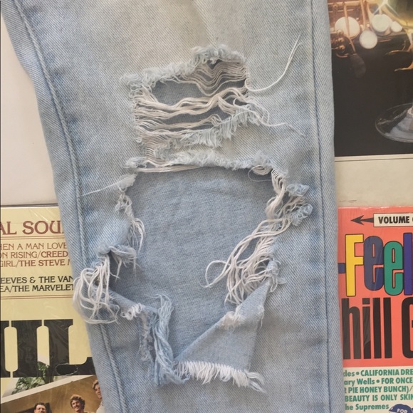 LOW RISE RIPPED BOYFRIEND JEANS - Picture 6 of 6